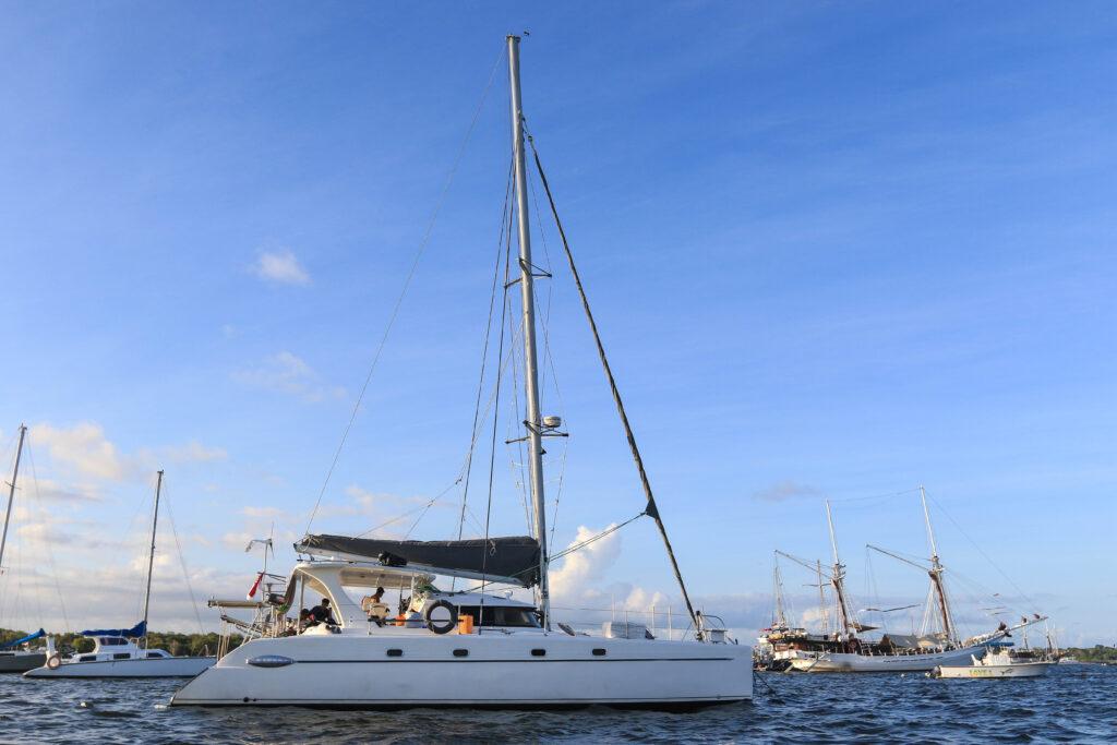 Rent a sailiboat catamaran in Bali