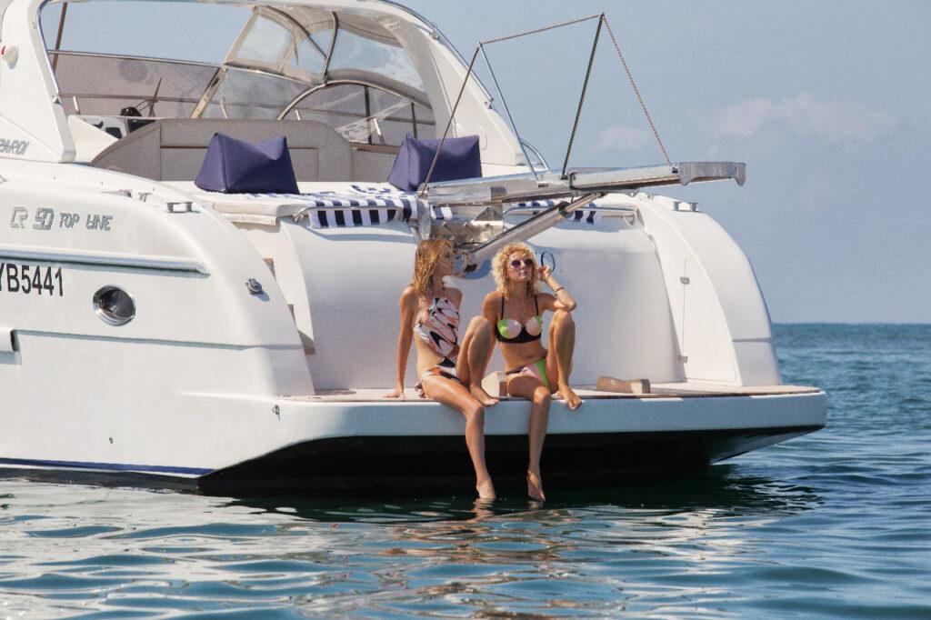 Rent a Luxury Yacht (Motorboat)  in Bali